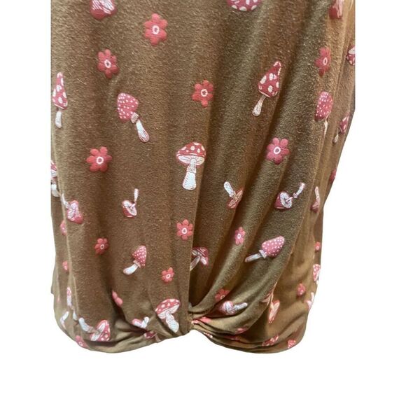 No Boundaries Brown with Red Mushroom design V-Neck  Short Sleeve Size Large 11- - Picture 6 of 9